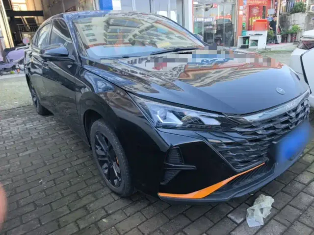Dongfeng Yixuan — Фото автомобиля 3