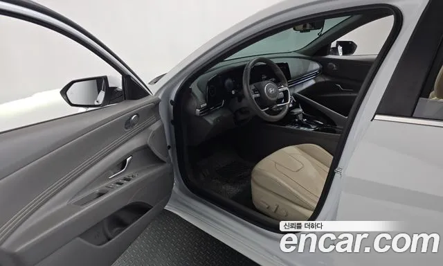 Hyundai Avante CN7 — Фото автомобиля 15