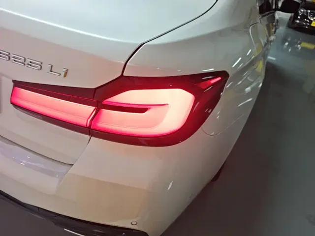 BMW 5 Series — Фото автомобиля 7