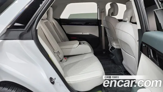 Hyundai Grandeur GN7 — Фото автомобиля 17
