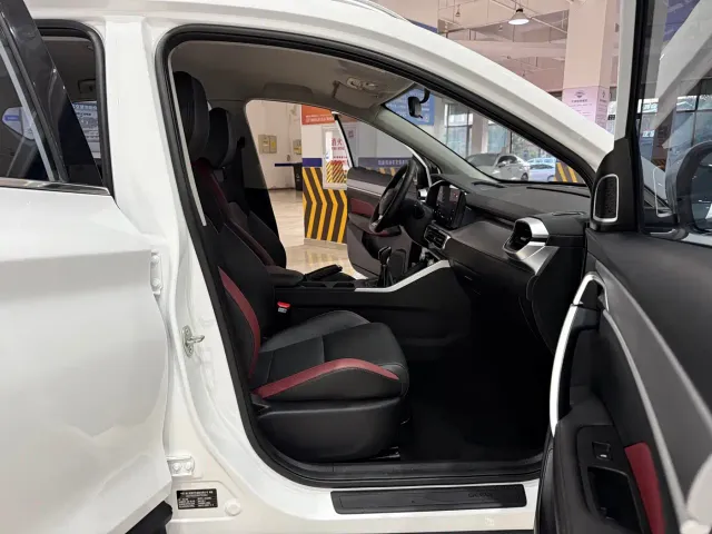 Geely Binyue — Фото автомобиля 11