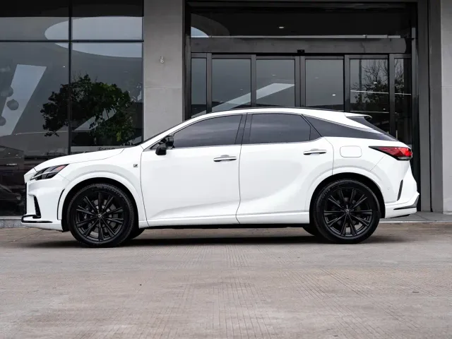 Lexus RX — Фото автомобиля 4