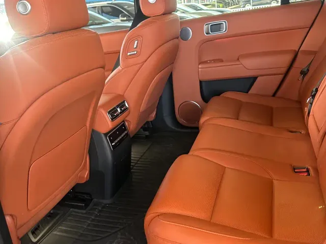 Li Auto L7 — Фото автомобиля 5