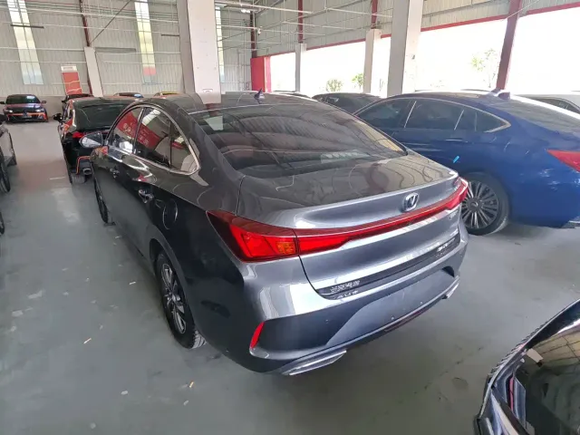 Changan Eado — Фото автомобиля 4