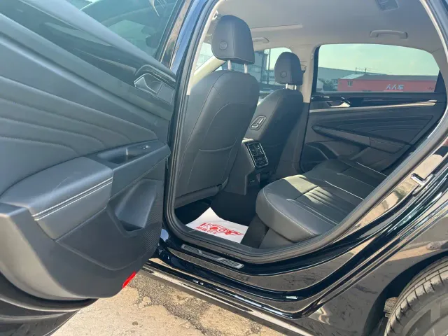Volkswagen Passat — Фото автомобиля 8