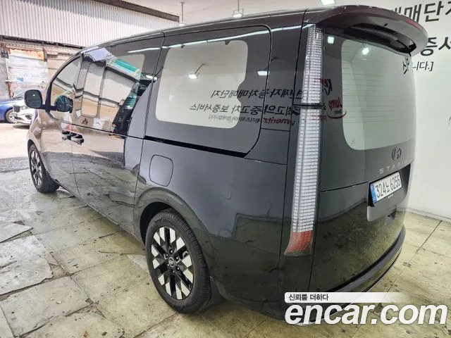Hyundai Staria Staria 4WD Lounge 7 мест — Фото автомобиля 3