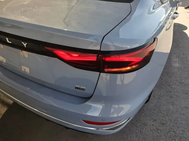 Geely Emgrand — Фото автомобиля 7