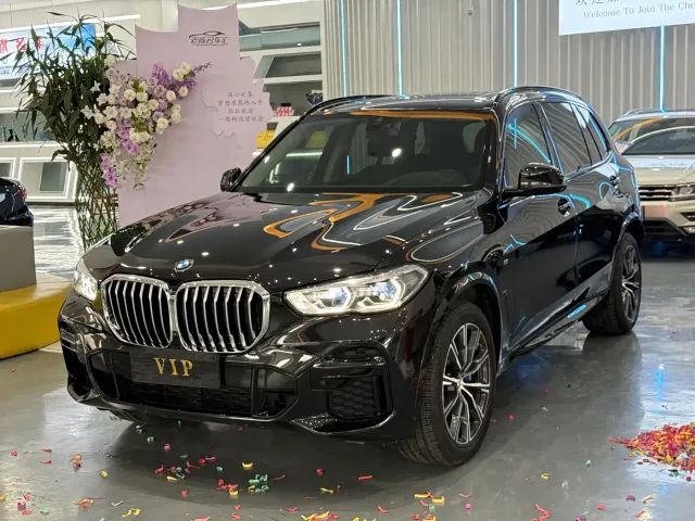 Фотография автомобиля — BMW X5