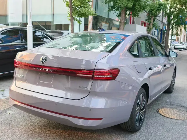 Volkswagen Lavida — Фото автомобиля 16
