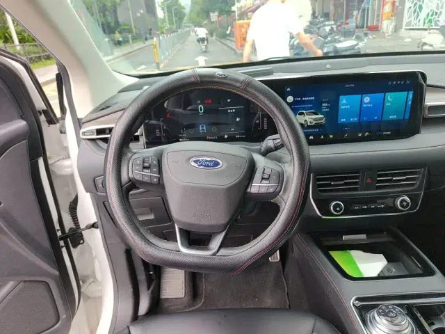 Ford Edge — Фото автомобиля 6