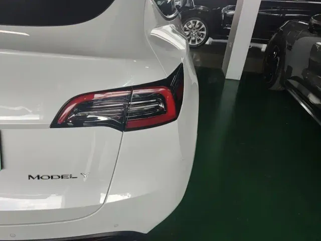 Tesla Model Y — Фото автомобиля 7