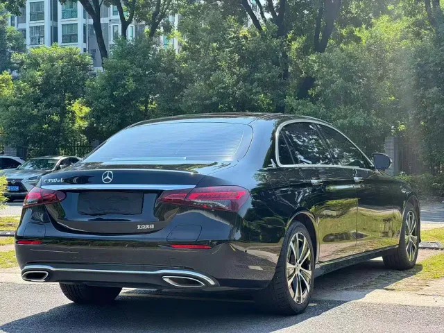 Mercedes-Benz E-Class — Фото автомобиля 17