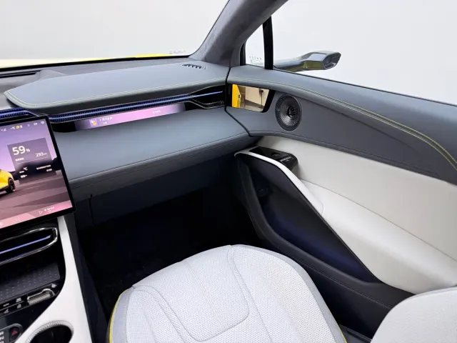 Lotus Eletre — Фото автомобиля 12