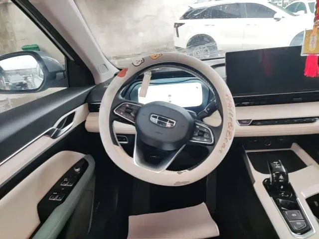 Geely Emgrand L — Фото автомобиля 10