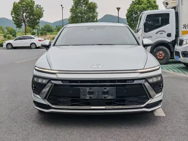 Hyundai Sonata — Фото автомобиля 4