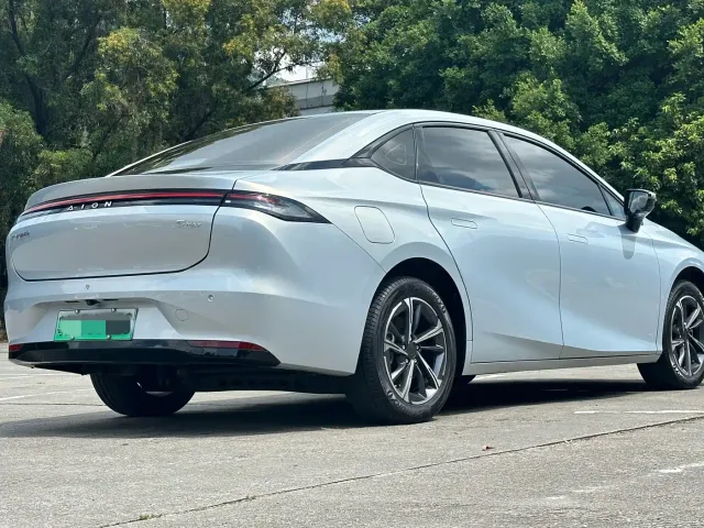 GAC Aion S MAX — Фото автомобиля 12