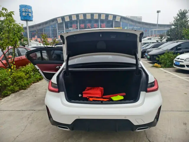 BMW 3 Series — Фото автомобиля 16