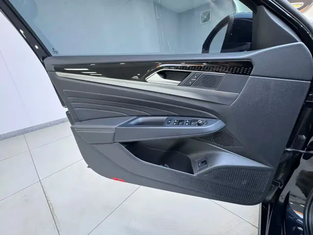 Volkswagen Passat — Фото автомобиля 17