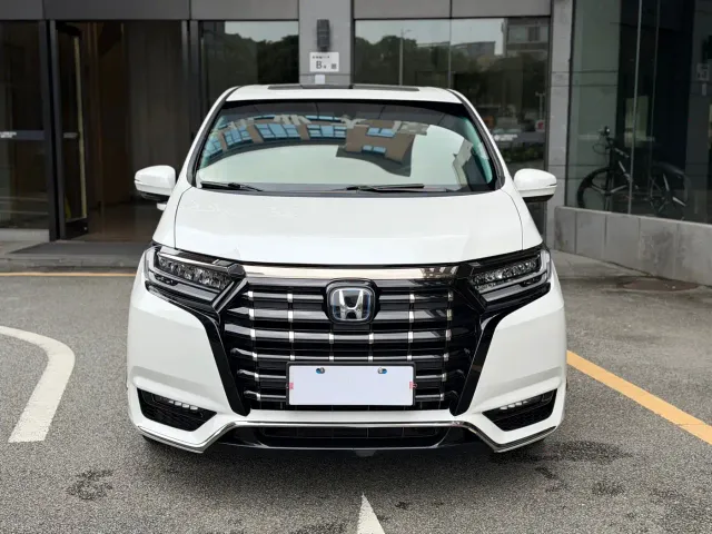 Honda Elysion — Фото автомобиля 2