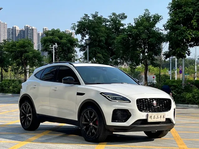 Jaguar E-PACE — Фото автомобиля 3