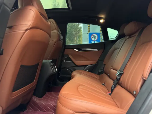 Maserati Levante — Фото автомобиля 17