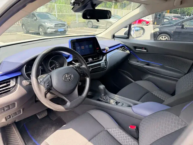 Toyota C-HR — Фото автомобиля 13