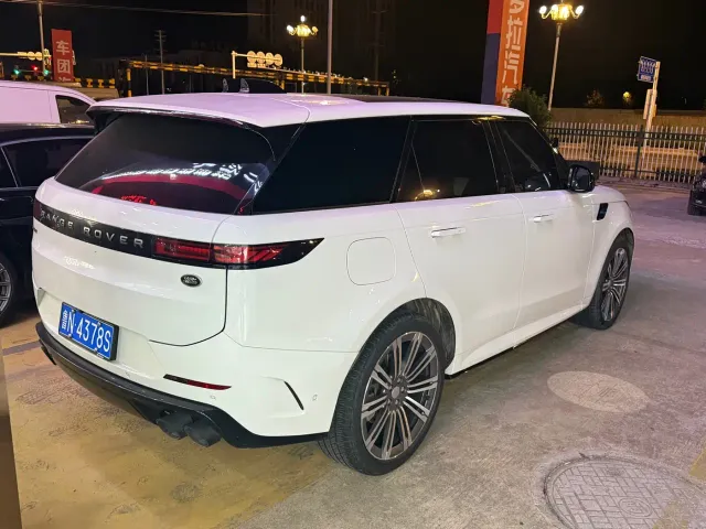Land Rover Range Rover Sport — Фото автомобиля 7