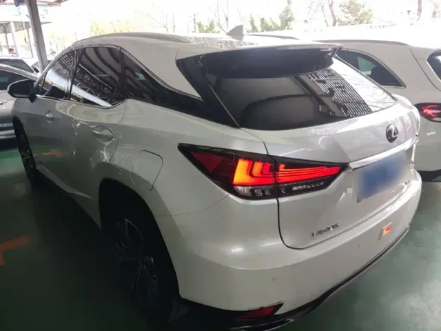 Lexus RX — Фото автомобиля 4