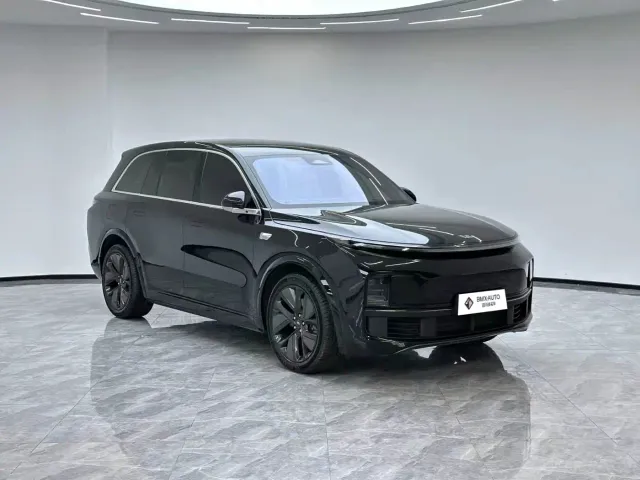 Li Auto L8 — Фото автомобиля 2