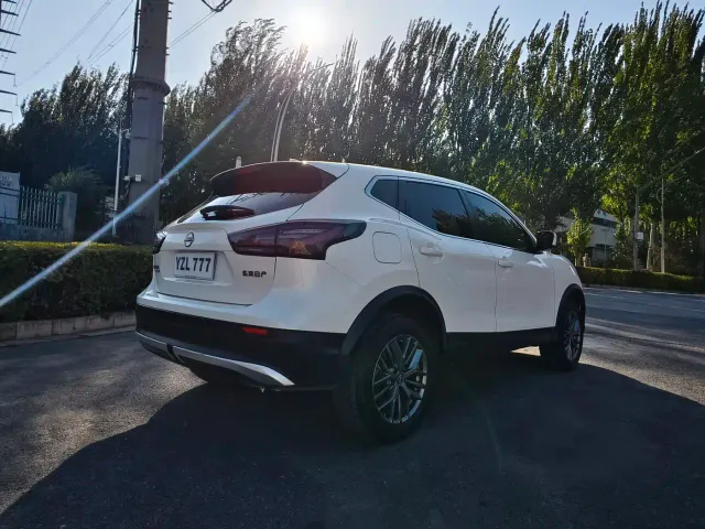 Nissan Qashqai — Фото автомобиля 4