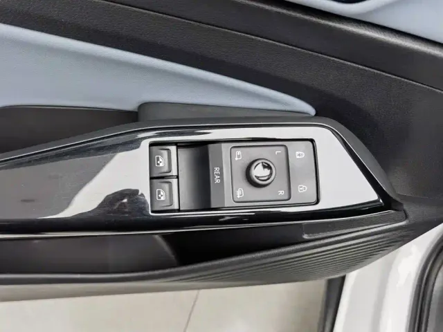 Volkswagen ID.4 X — Фото автомобиля 9