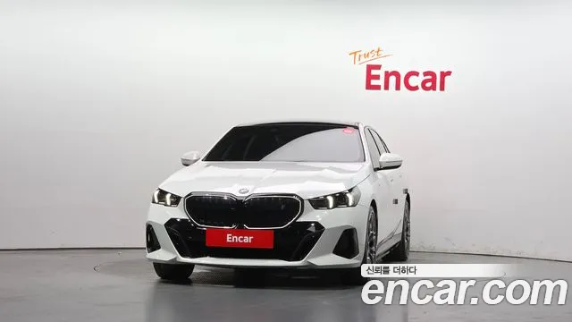 BMW i5 G60 — Фото автомобиля 3