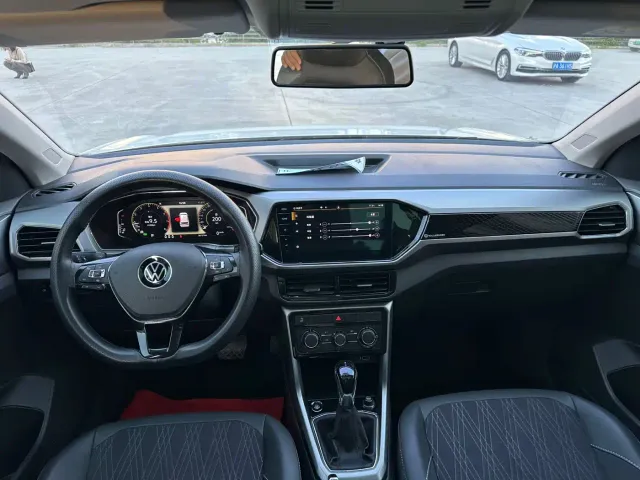 Volkswagen T-Cross — Фото автомобиля 11