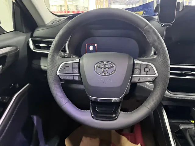 Toyota Highlander — Фото автомобиля 11