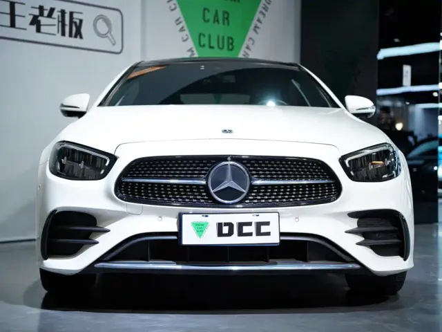 Mercedes-Benz E-Class — Фото автомобиля 5