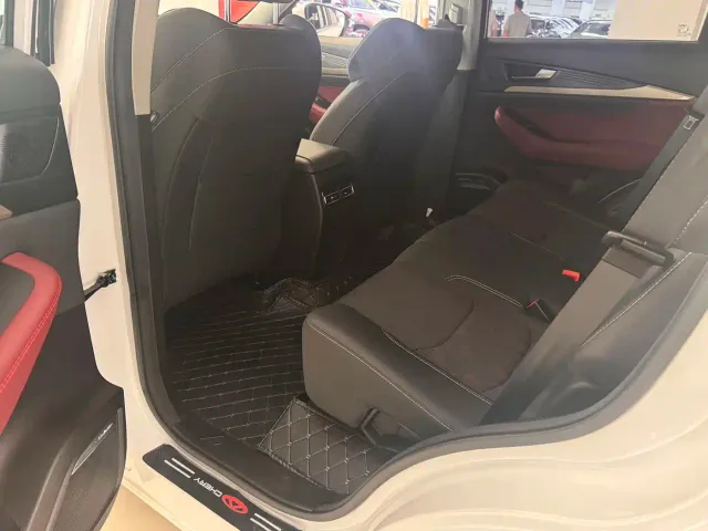 Jetour X70 — Фото автомобиля 6