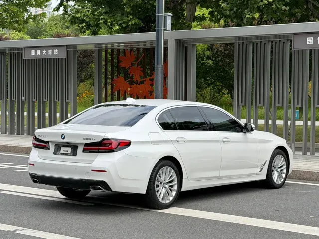 BMW 5 Series — Фото автомобиля 7