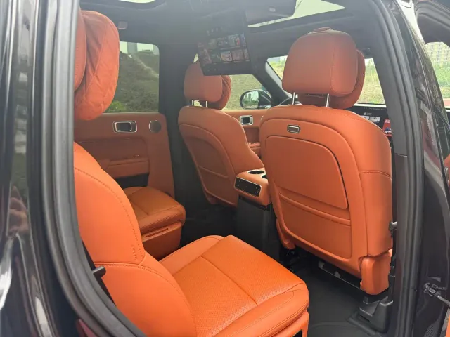 Li Auto L8 — Фото автомобиля 14
