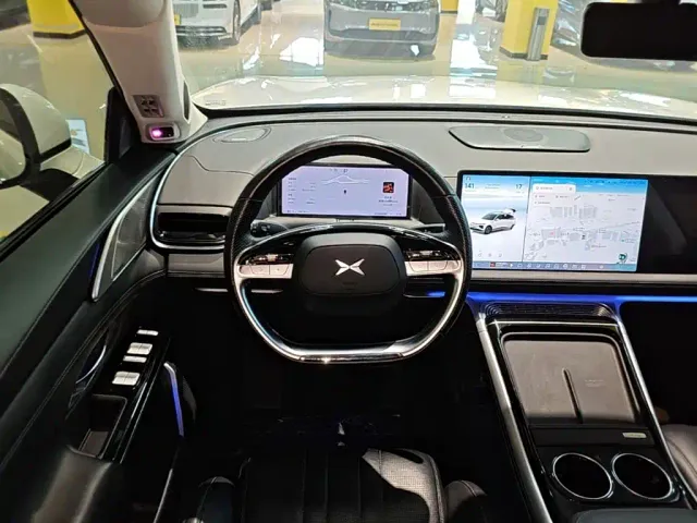 Xpeng G9 — Фото автомобиля 10
