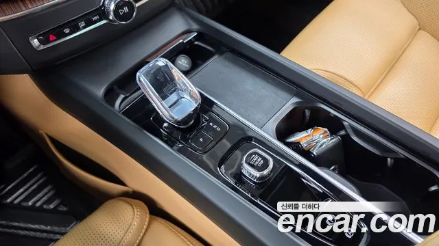 Вольво XC60 B5 Ultimate Bright — Фото автомобиля 9
