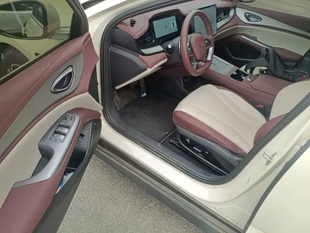 BYD Seal 07 DM-i — Фото автомобиля 15