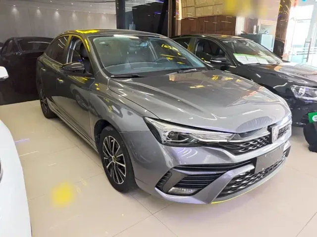 Roewe i5 — Фото автомобиля 3