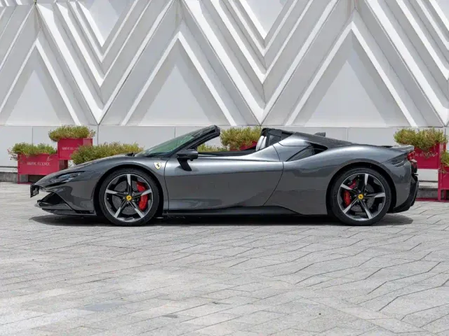 Ferrari SF90 — Фото автомобиля 7