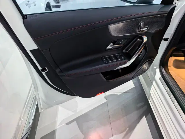 Mercedes-Benz A-Class — Фото автомобиля 6