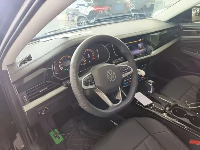 Volkswagen Passat — Фото автомобиля 9