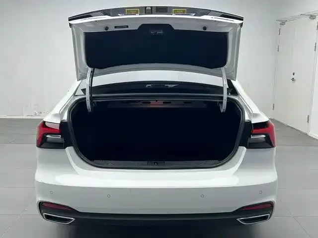 Roewe i6 MAX — Фото автомобиля 16