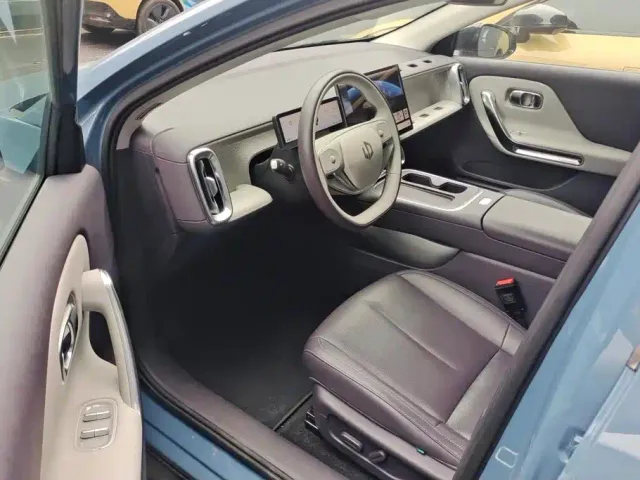 Leapmotor Leapmotor B01 2025 Model 550 Smart Edition — Фото автомобиля 9