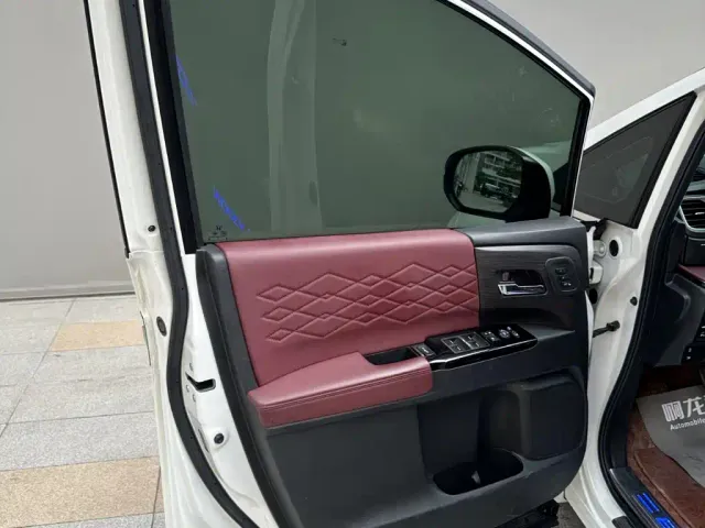Honda Elysion 2022 2.0L e:HEV Supreme Edition — Фото автомобиля 13