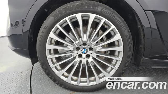 BMW X7 — Фото автомобиля 4