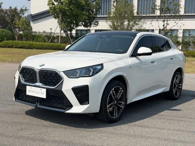Фотография автомобиля — BMW X2